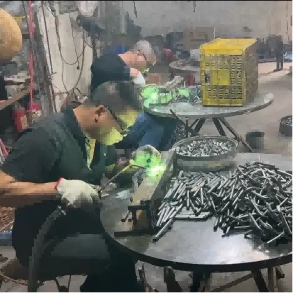 Certe in omni curva: Quam fortis lucriæ artificia durabilis metallum tubulis ad global lucendi customers